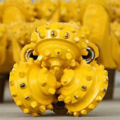 IADC / API / TCI Tricone Kaya Silindir Uçları Döner Sondaj Rig Kazık Endüstrisi için Tungsten Karbür Çelik Değirmen Dişi