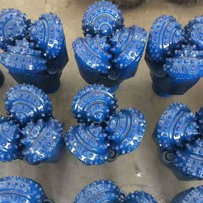 IADC / API / TCI Tricone Kaya Silindir Uçları Döner Sondaj Rig Kazık Endüstrisi için Tungsten Karbür Çelik Değirmen Dişi